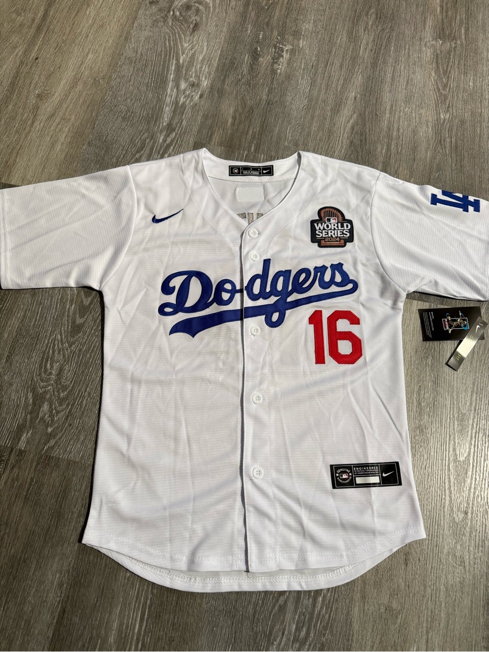 Dodgers  Women’s Nike White home fan jersey size Large SMITH #16⚾️ NWT ❤️💙